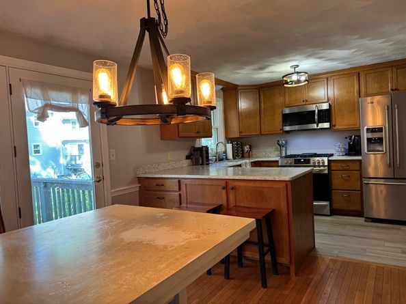 348 Wellman Ave 348, Chelmsford MA 01863