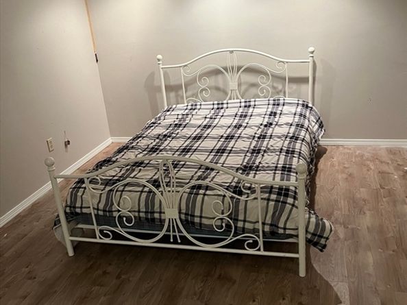 348 Wellman Ave 348, Chelmsford MA 01863