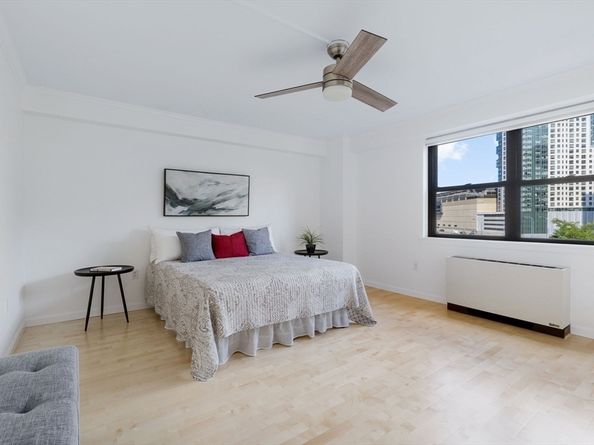 6 Whittier Pl 7E, Boston MA 02114