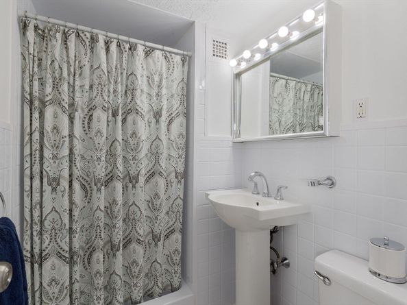 6 Whittier Pl 7E, Boston MA 02114