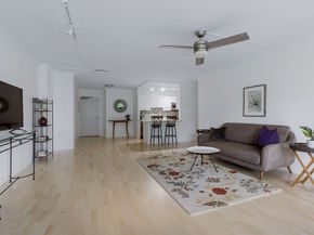 6 Whittier Pl 7E, Boston MA 02114