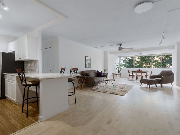 6 Whittier Pl 7E, Boston MA 02114
