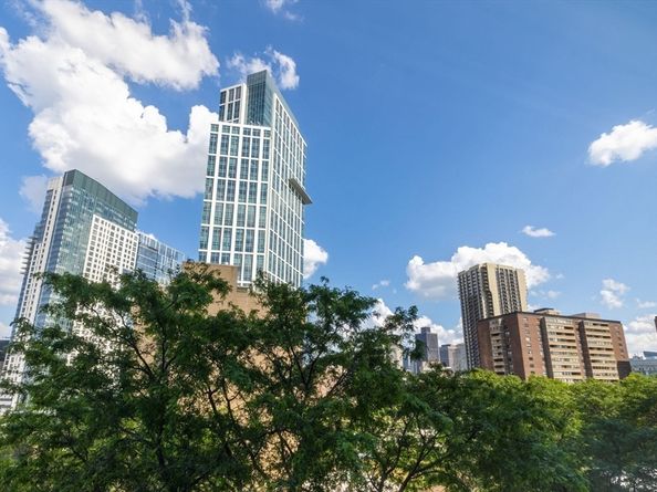 6 Whittier Pl 7E, Boston MA 02114