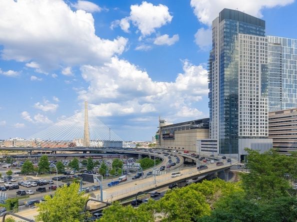 6 Whittier Pl 7E, Boston MA 02114