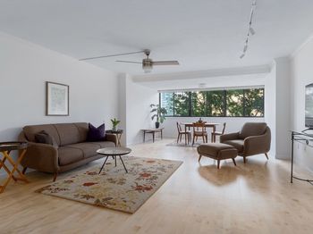 6 Whittier Pl