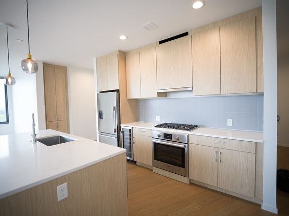 57 Quincy Shore Dr 614, Quincy MA 02171