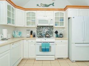 12 Grove St, Wareham MA 02558