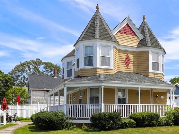 12 Grove St, Wareham MA 02558