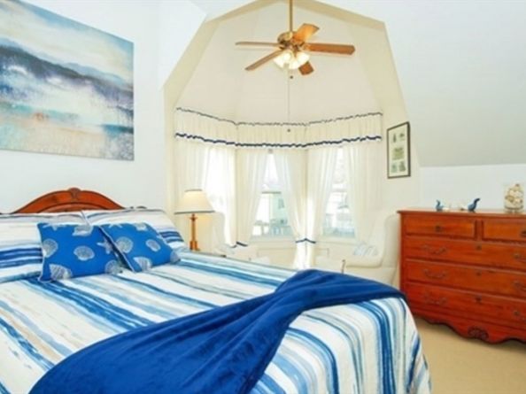 12 Grove St, Wareham MA 02558