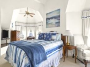 12 Grove St, Wareham MA 02558