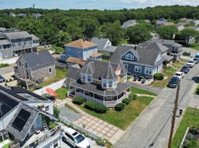 12 Grove St, Wareham MA 02558