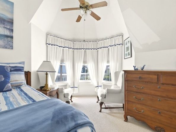 12 Grove St, Wareham MA 02558