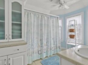 12 Grove St, Wareham MA 02558