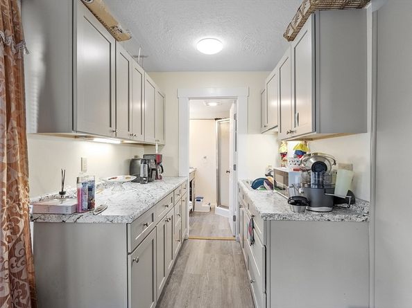 58 4th St, Leominster MA 01453
