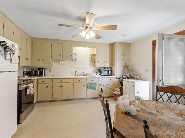 58 4th St, Leominster MA 01453