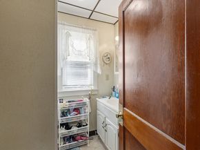 58 4th St, Leominster MA 01453