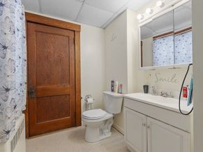 58 4th St, Leominster MA 01453