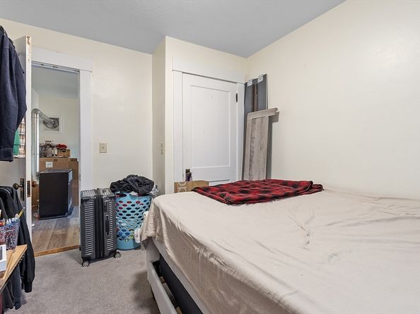 58 4th St, Leominster MA 01453