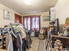 58 4th St, Leominster MA 01453