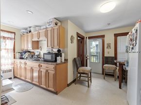 58 4th St, Leominster MA 01453