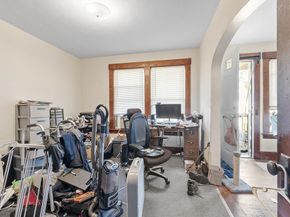 58 4th St, Leominster MA 01453