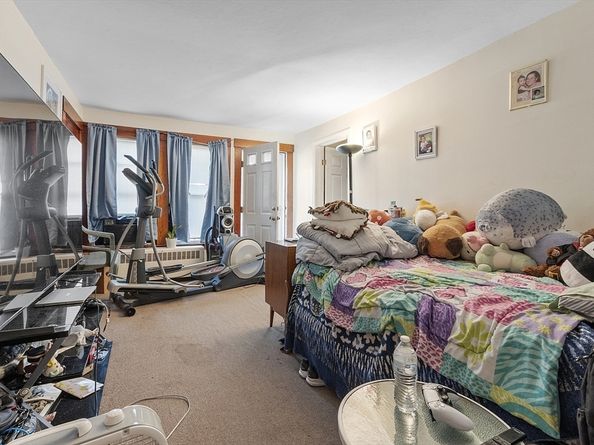 58 4th St, Leominster MA 01453
