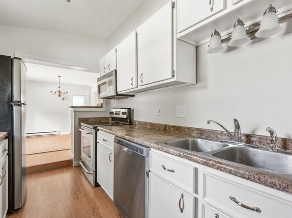 4 Depot St, Upton MA 01568