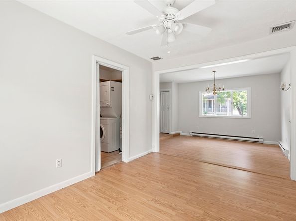 4 Depot St, Upton MA 01568