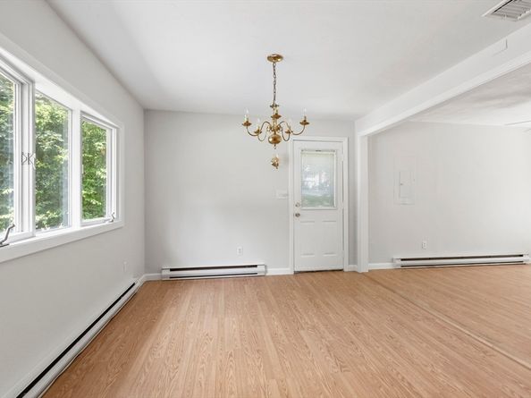 4 Depot St, Upton MA 01568
