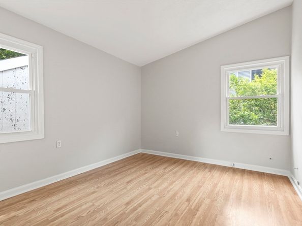 4 Depot St, Upton MA 01568