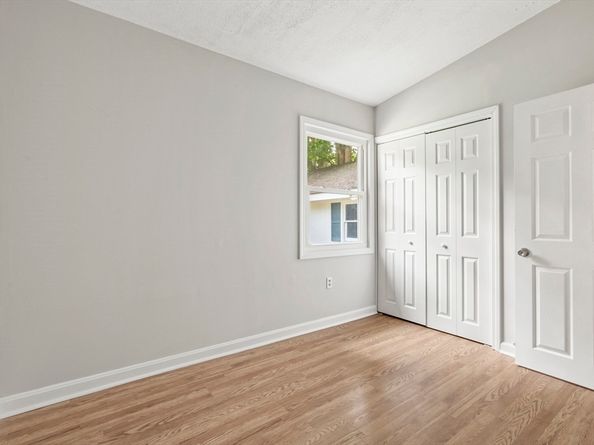 4 Depot St, Upton MA 01568