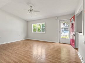 4 Depot St, Upton MA 01568
