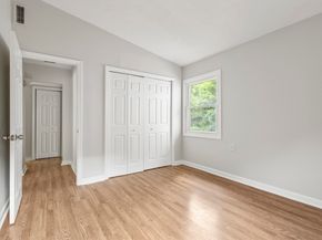 4 Depot St, Upton MA 01568