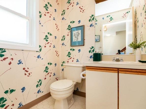 1307 Lagrange 1307, Boston MA 02467