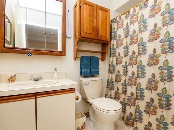 1307 Lagrange 1307, Boston MA 02467