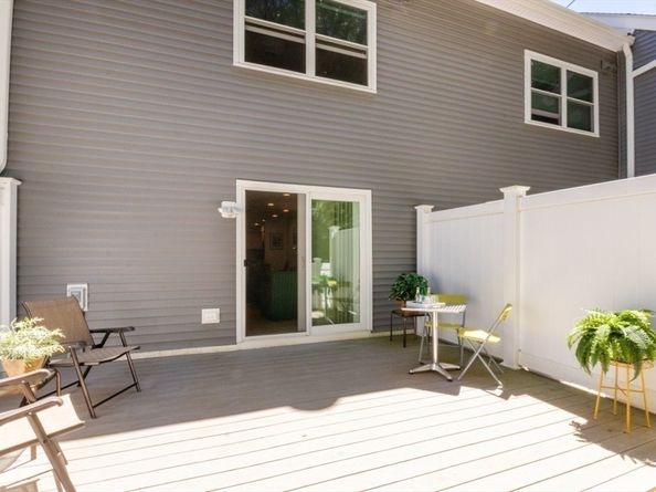 1307 Lagrange 1307, Boston MA 02467