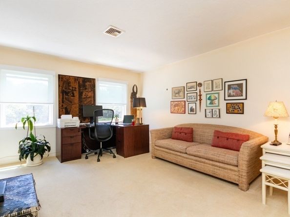1307 Lagrange 1307, Boston MA 02467