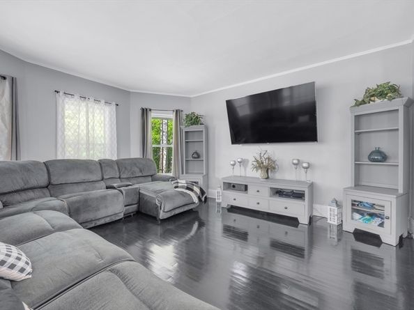 21 Orchard St, Southbridge MA 01550