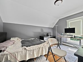 10 Trowbridge Rd, Worcester MA 01609