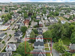 10 Trowbridge Rd, Worcester MA 01609