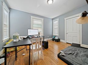 10 Trowbridge Rd, Worcester MA 01609