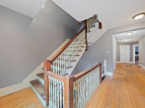 10 Trowbridge Rd, Worcester MA 01609