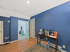 10 Trowbridge Rd, Worcester MA 01609