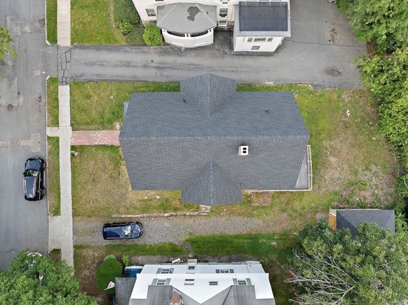 10 Trowbridge Rd, Worcester MA 01609