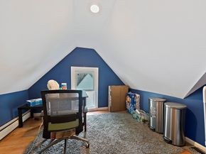 10 Trowbridge Rd, Worcester MA 01609