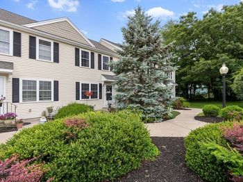 67 Boxberry Ln