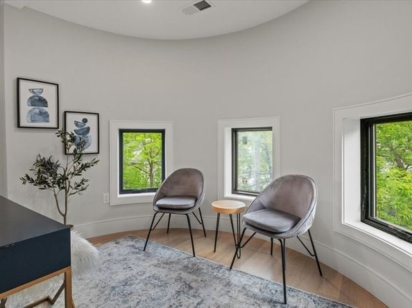 116 Thorndike Street, Brookline MA 02446