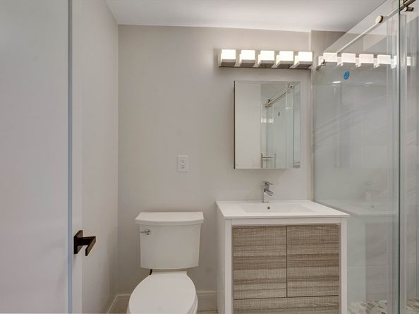 72 Wallis Rd, Brookline MA 02467