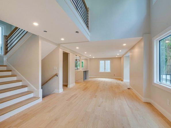 72 Wallis Rd, Brookline MA 02467