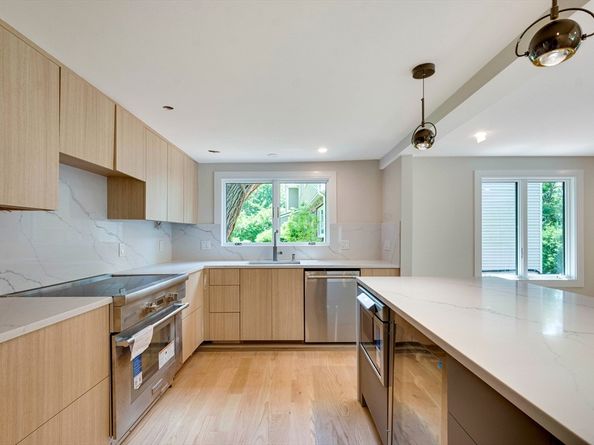 72 Wallis Rd, Brookline MA 02467